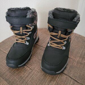 Toddler Size 1 Camo Winter Boots